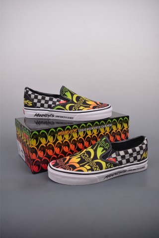 Mooneyes X Vans Slip-On view 5