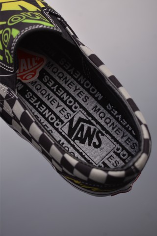 Mooneyes X Vans Slip-On view 9