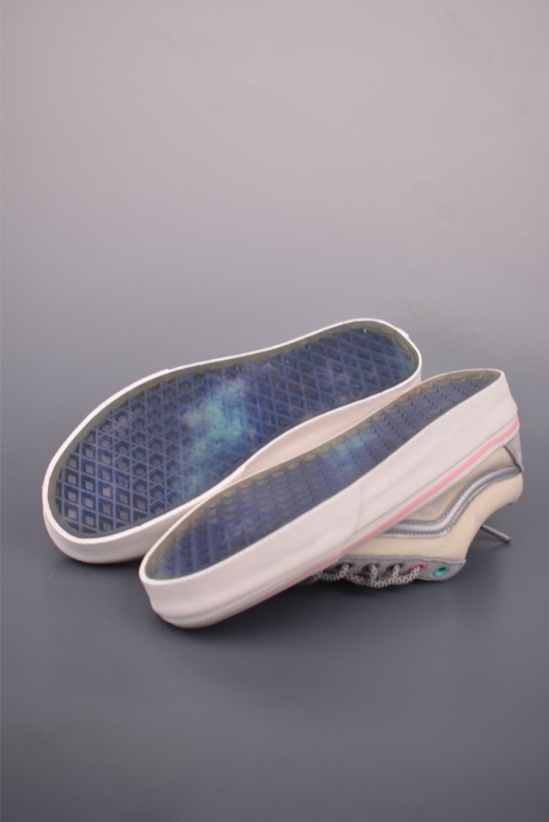 POP MART X Vans Space Molly view