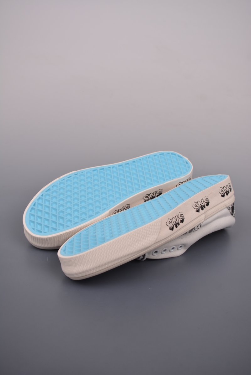 Sneakersnstuff LA X Vans Classic Slip-On LX 'White / Black / Blue' view
