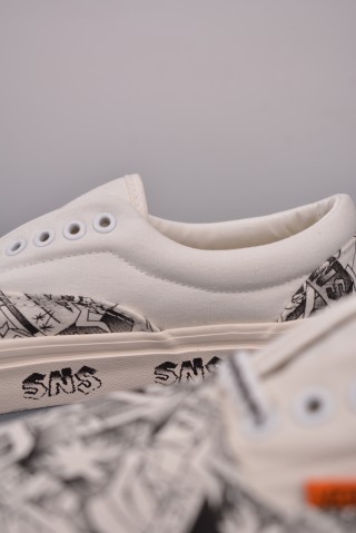 Sneakersnstuff LA X Vans Classic Slip-On LX 'White / Black / Blue' view 8