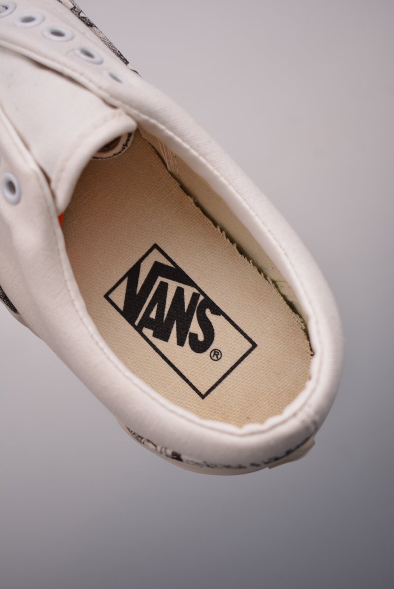 Sneakersnstuff LA X Vans Classic Slip-On LX 'White / Black / Blue' view