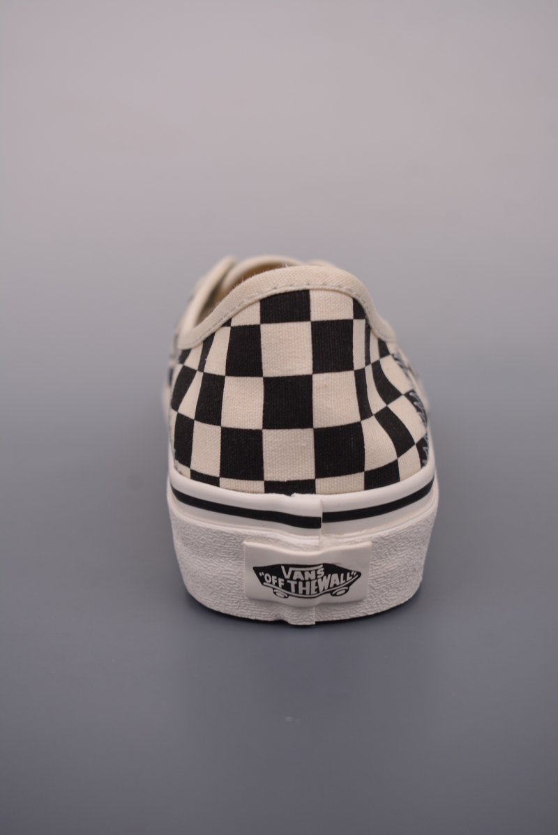 Vans Authentic VR3 'Black / White' view