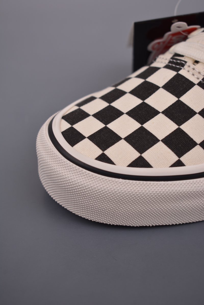Vans Authentic VR3 'Black / White' view