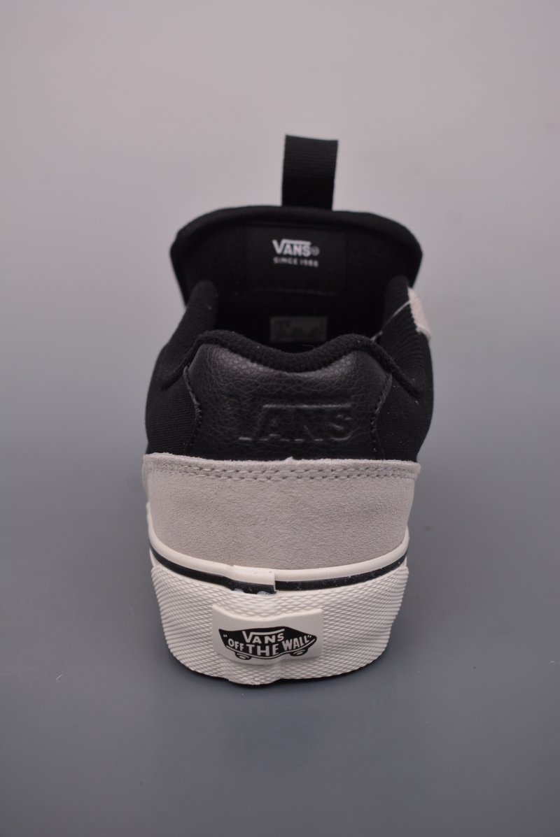 Vans Chukka Push 'Black / Grey' view