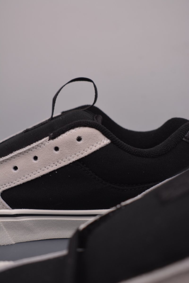 Vans Chukka Push 'Black / Grey' view