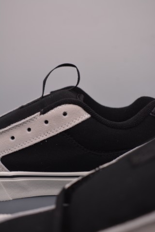 Vans Chukka Push 'Black / Grey' view 8