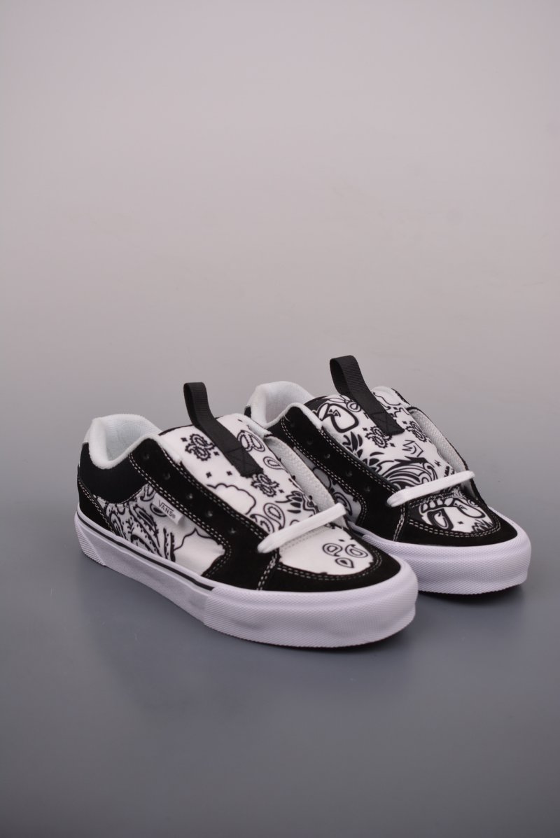 Vans Chukka Push 'Black / White'