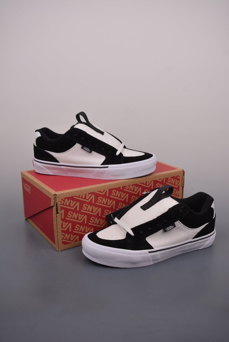Vans Chukka Push 'Black / White' view