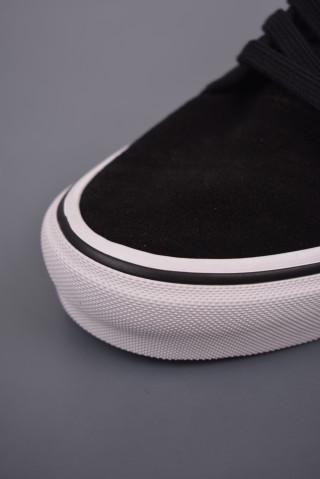Vans Chukka 'Black / White' view 6