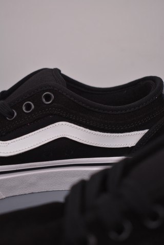 Vans Chukka 'Black / White' view 8