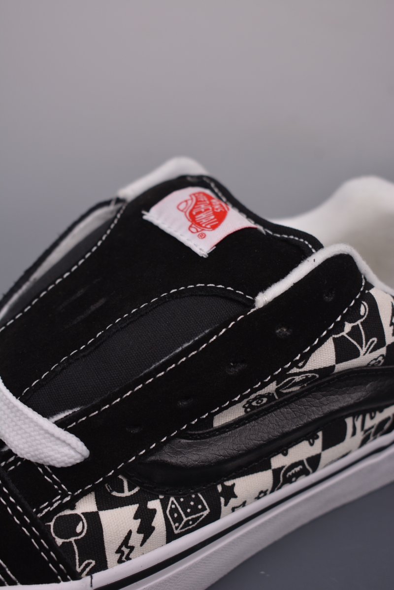 Vans Classics Knu Skool 'Black / White' view