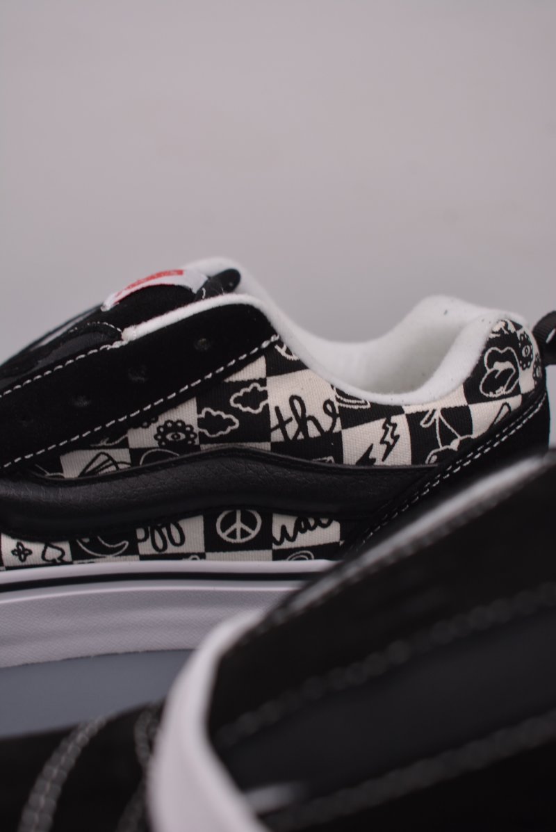 Vans Classics Knu Skool 'Black / White' view