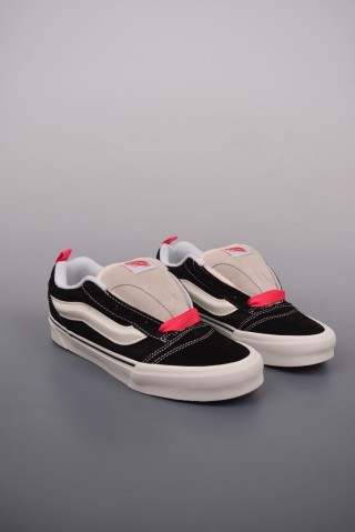 Vans Classics Knu Skool 'Black / Pink' view 1