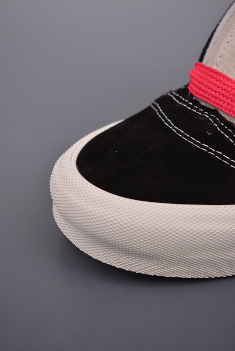 Vans Classics Knu Skool 'Black / Pink' view