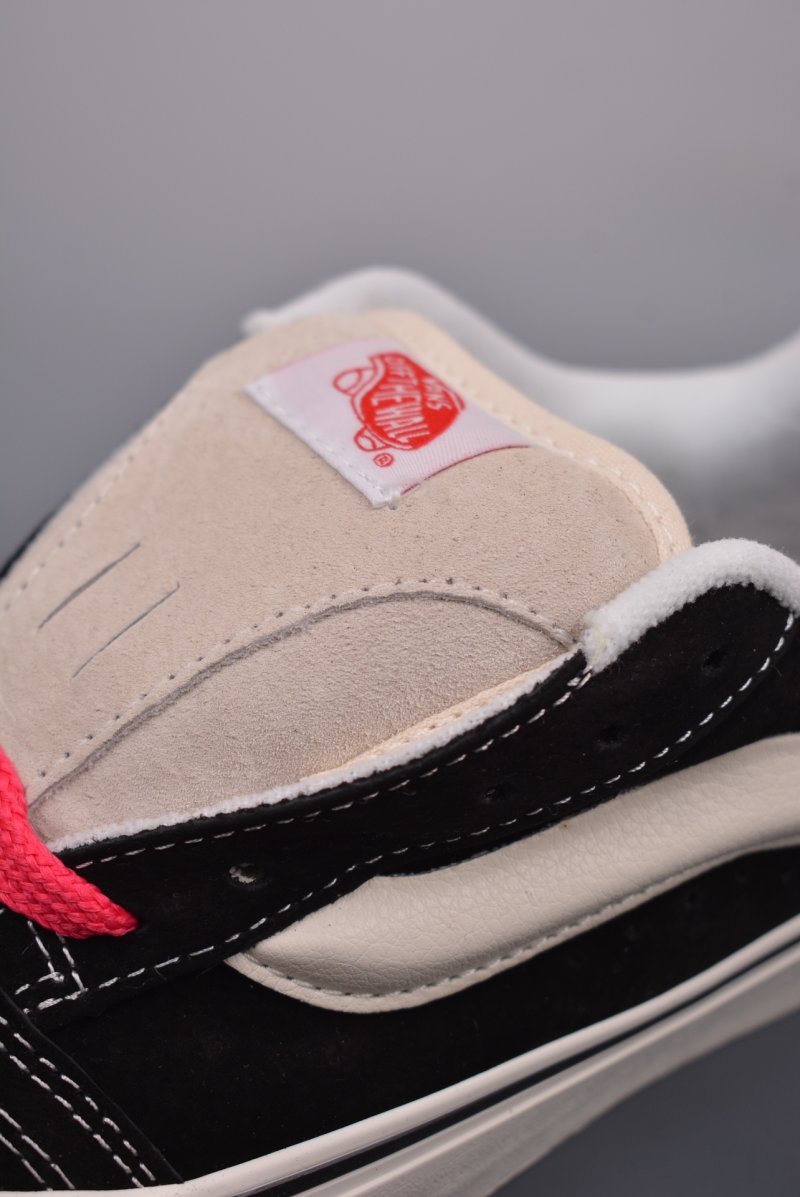 Vans Classics Knu Skool 'Black / Pink' view