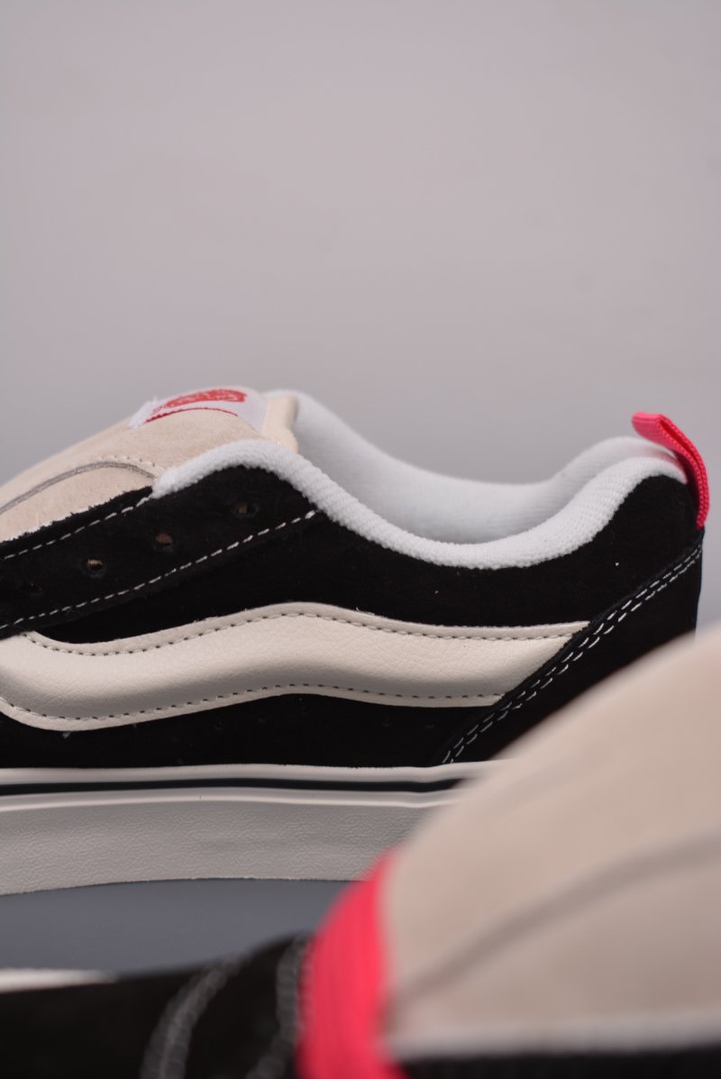 Vans Classics Knu Skool 'Black / Pink' view