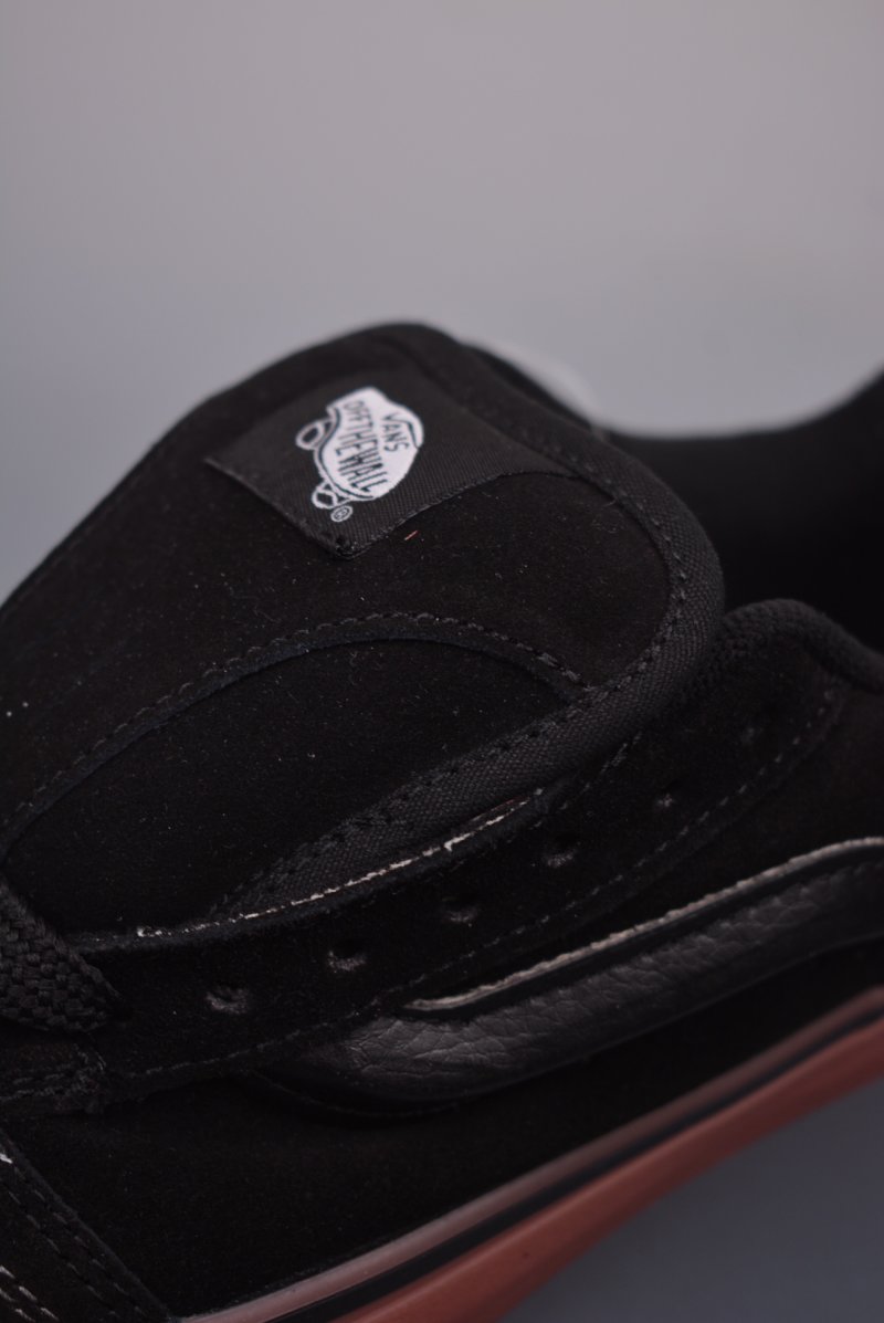 Vans Classics Knu Skool 'Black' view