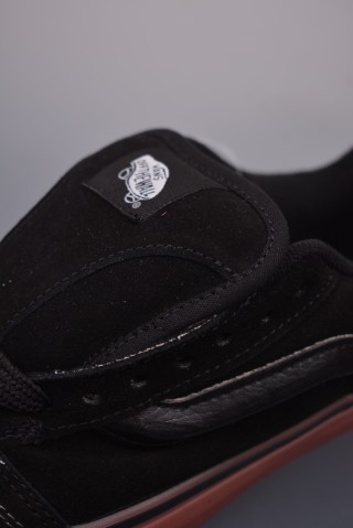 Vans Classics Knu Skool 'Black' view 7