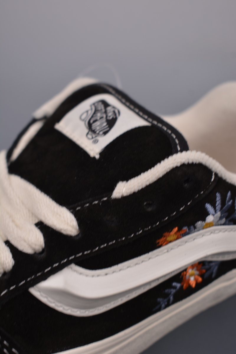 Vans Classics Knu Skool view