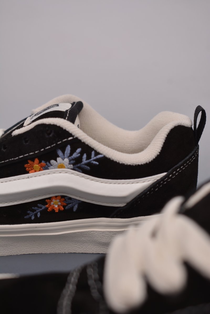 Vans Classics Knu Skool view