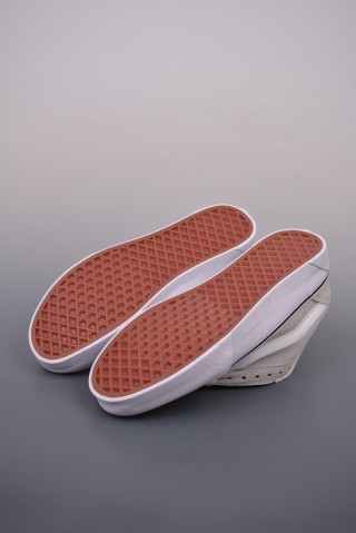 Vans Classics Knu Skool 'Cream / Black' view 3