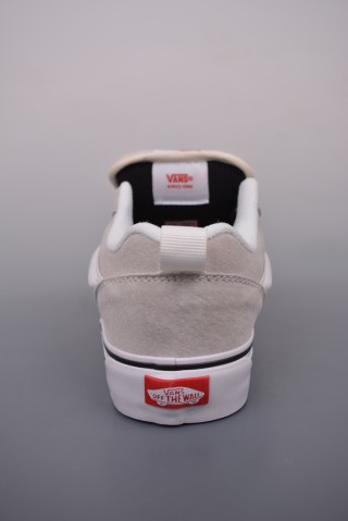 Vans Classics Knu Skool 'Cream / Black' view 4