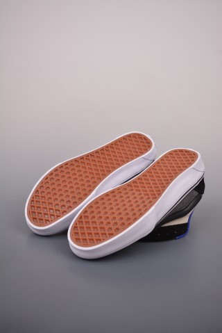 Vans Classics Knu Skool 'Black / Grey' view 3