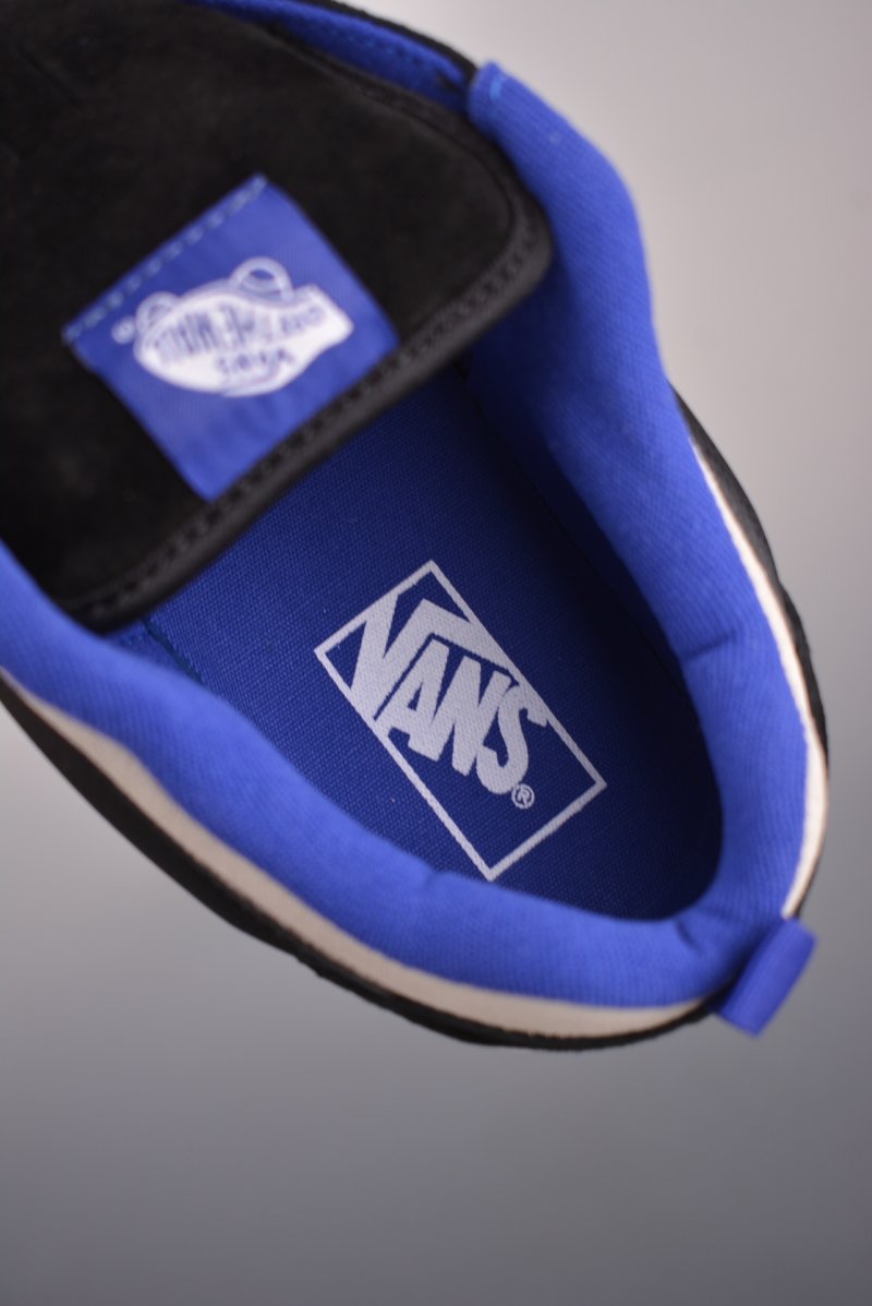 Vans Classics Knu Skool 'Black / Grey' view