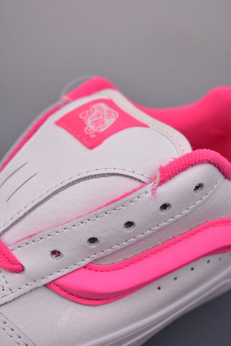 Vans Classics Knu Skool 'White / Pink' view