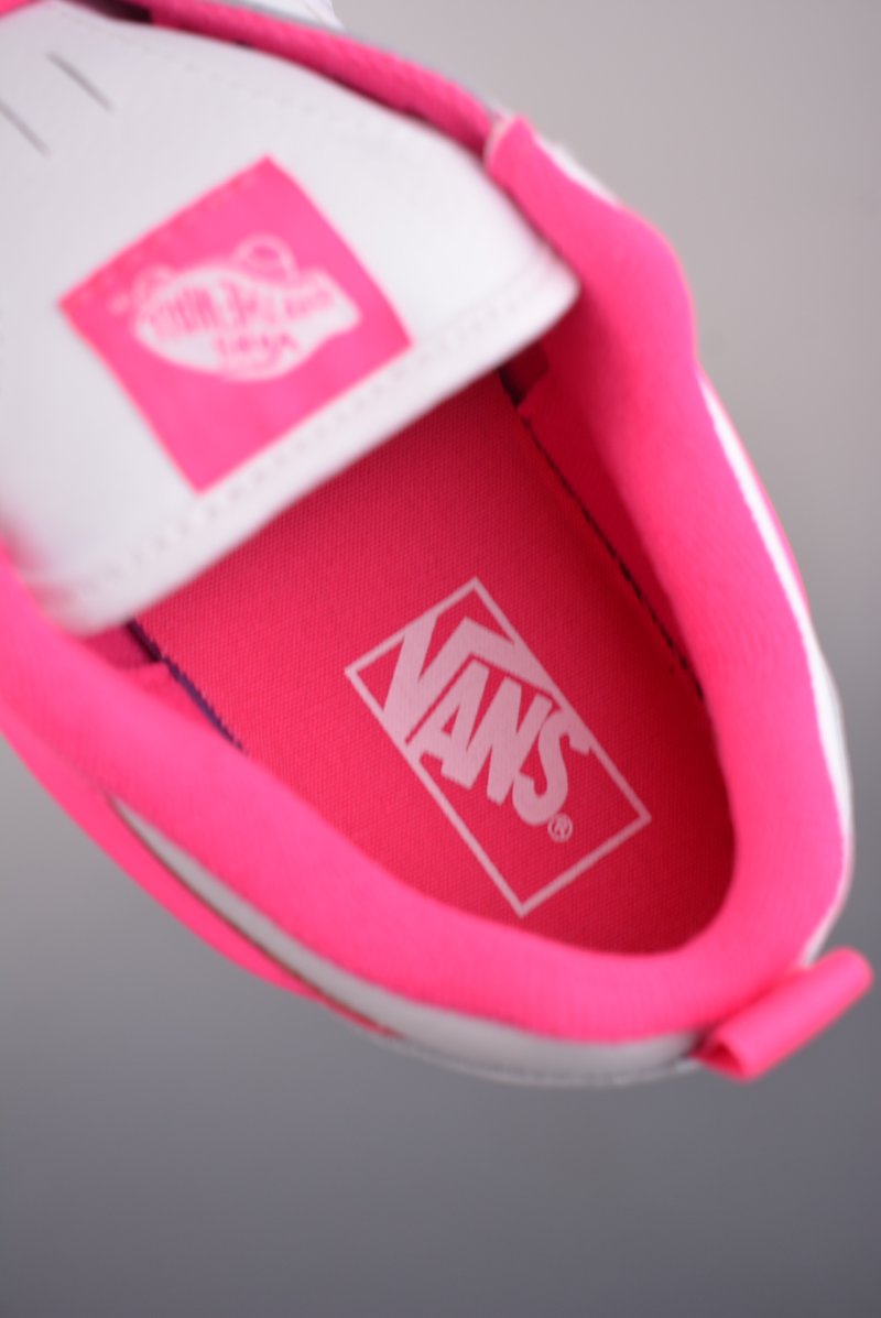 Vans Classics Knu Skool 'White / Pink' view