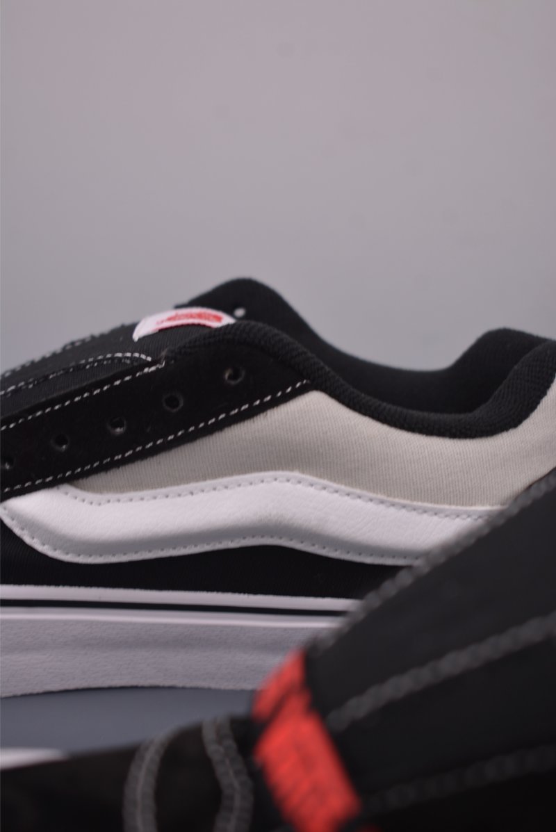 Vans Classics Knu Skool view