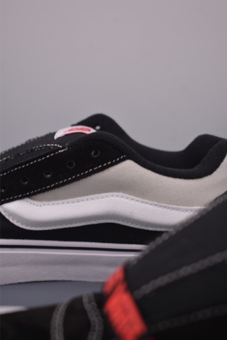 Vans Classics Knu Skool view 26