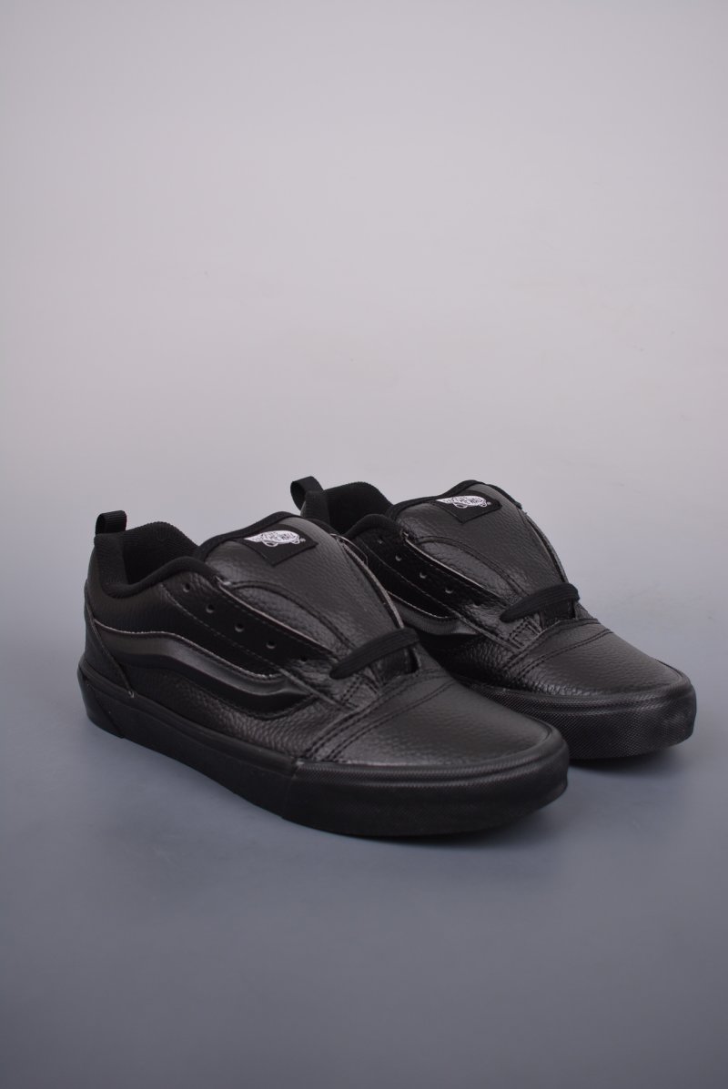 Vans Classics Knu Skool 'Black' view
