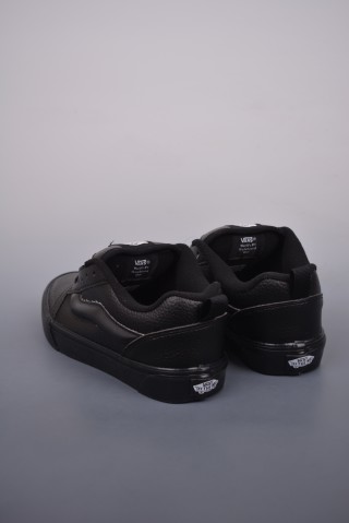 Vans Classics Knu Skool 'Black' view 11
