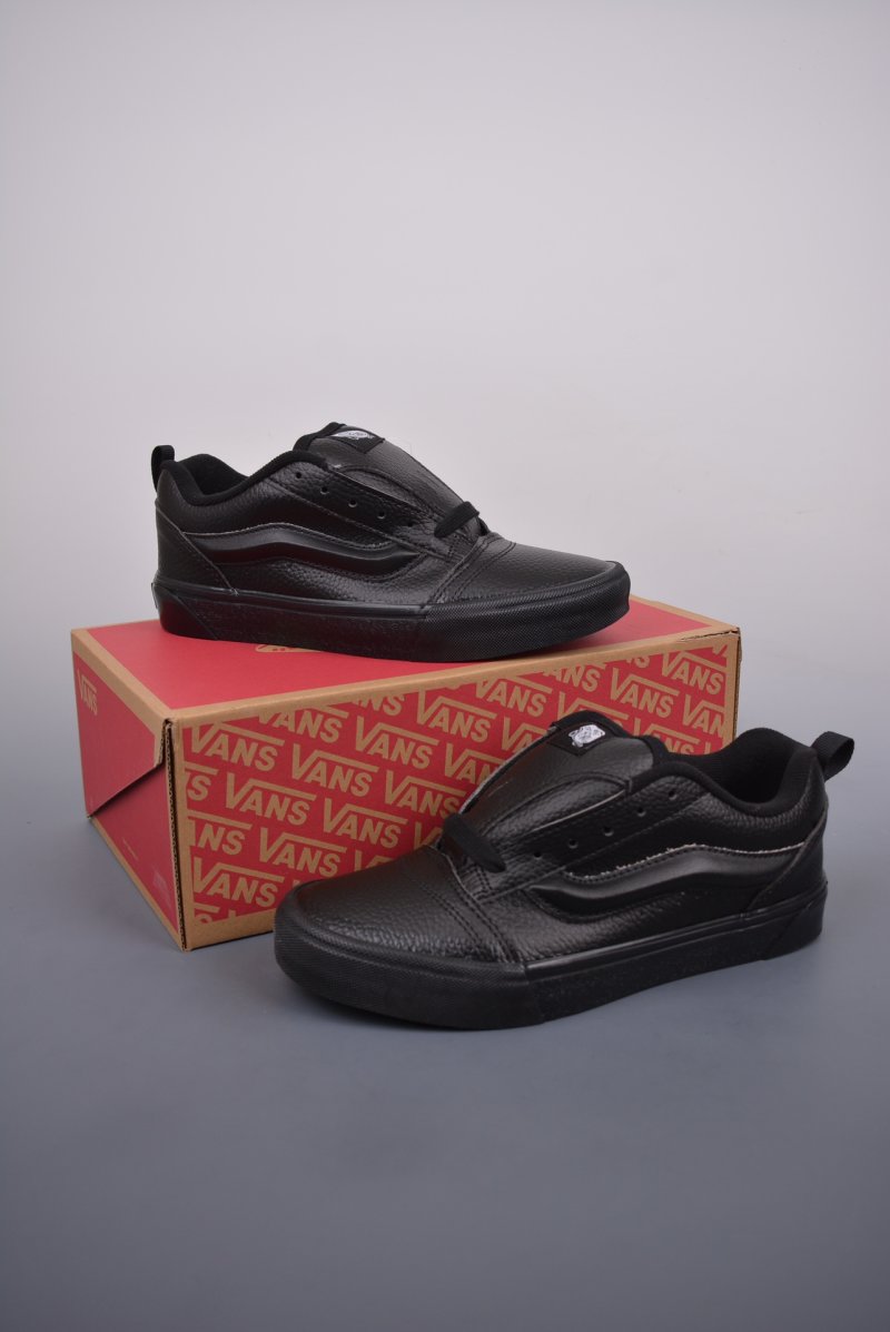 Vans Classics Knu Skool 'Black' view