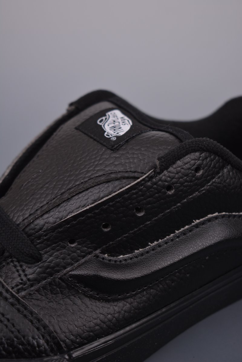 Vans Classics Knu Skool 'Black' view