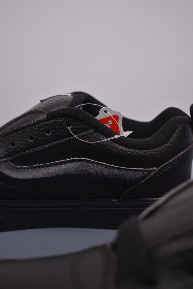 Vans Classics Knu Skool 'Black' view