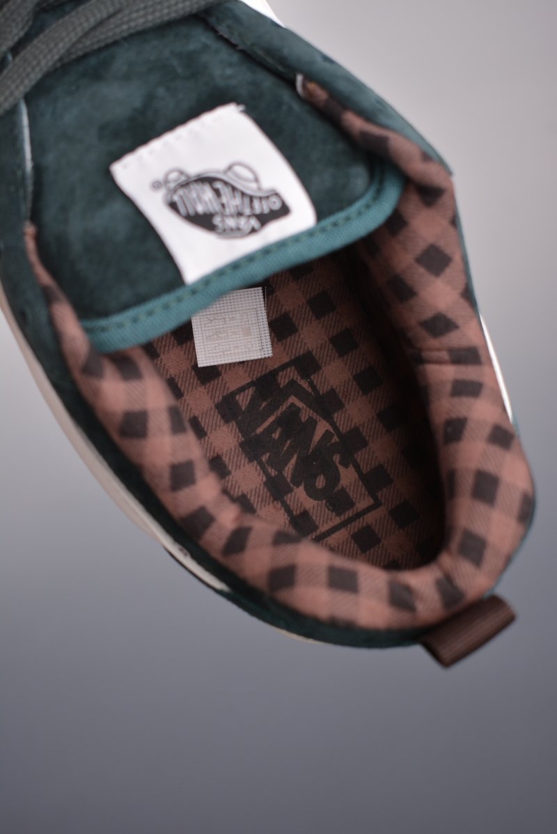 Vans Classics Knu Skool 'Dark Green' view