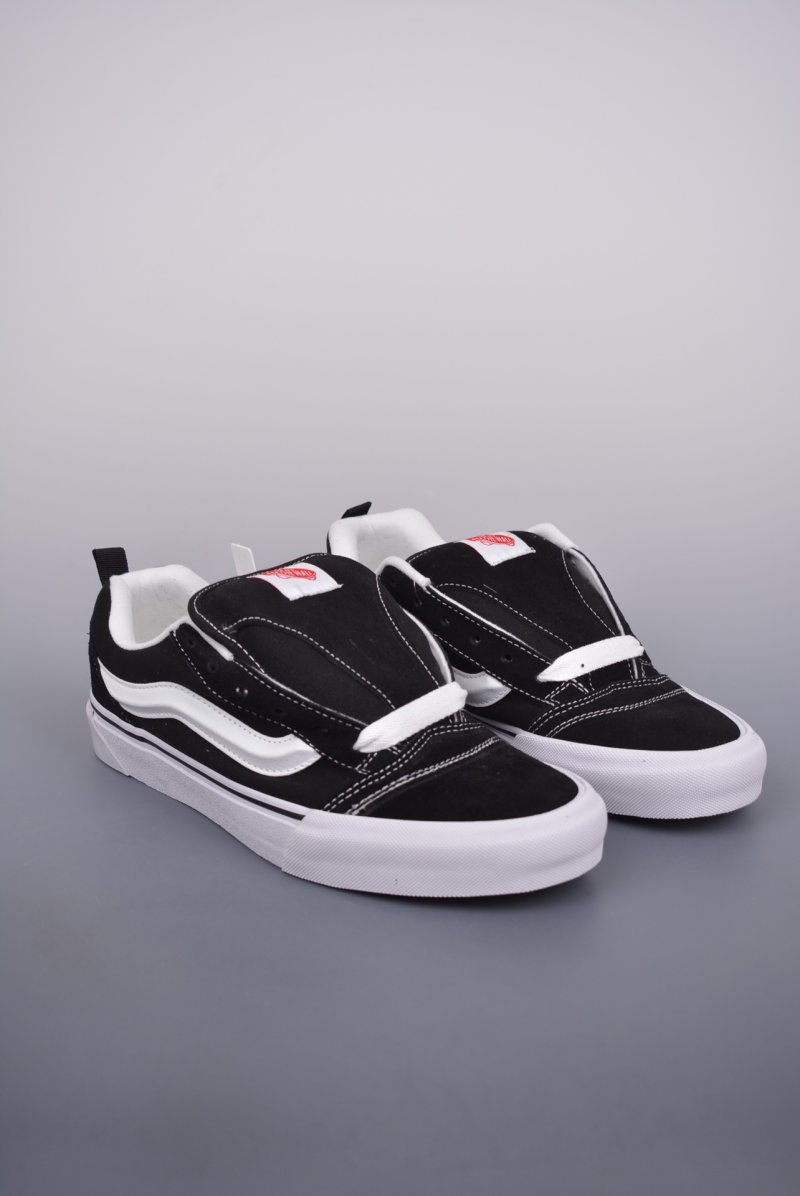 Vans Classics Knu Skool 'Black / White / Navy'
