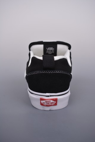 Vans Classics Knu Skool 'Black / White / Navy' view 4