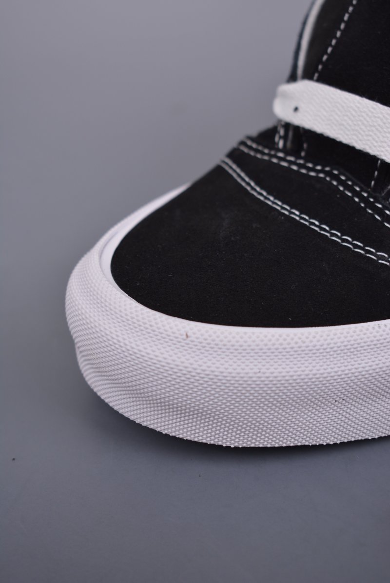 Vans Classics Knu Skool 'Black / White / Navy' view