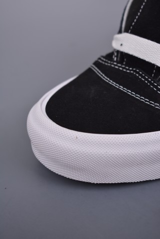 Vans Classics Knu Skool 'Black / White / Navy' view 6