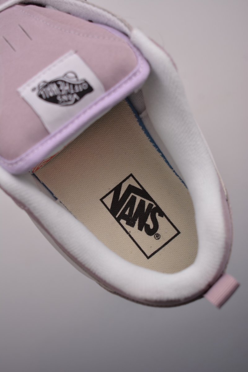 Vans Classics Knu Skool 'Pink' view