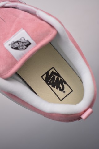 Vans Classics Knu Skool 'Pink' view 18