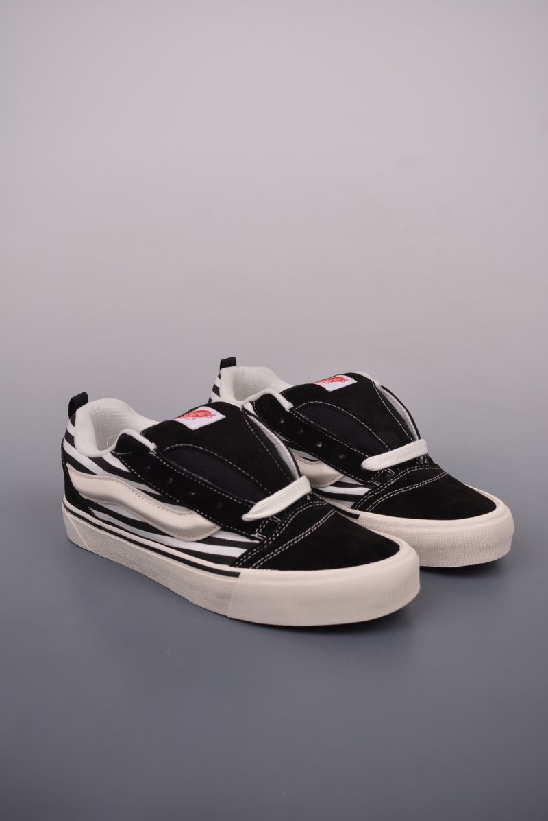Vans Classics Knu Skool 'Black / White' view
