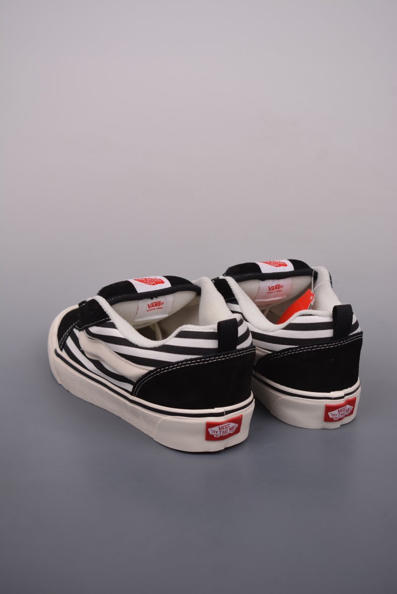 Vans Classics Knu Skool 'Black / White' view