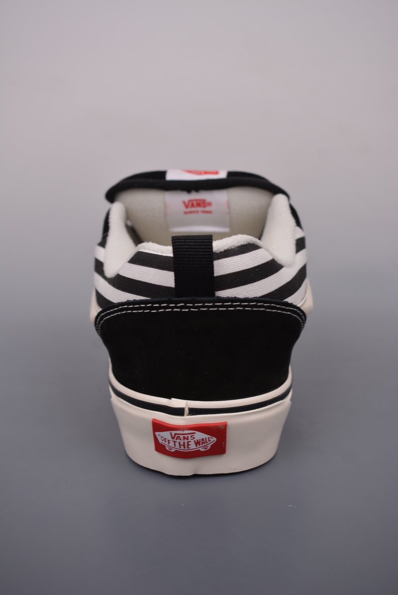 Vans Classics Knu Skool 'Black / White' view