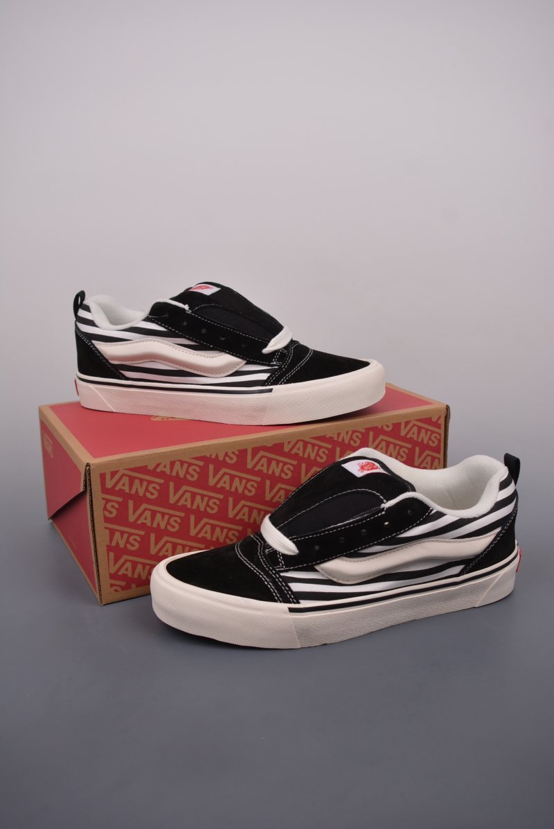 Vans Classics Knu Skool 'Black / White' view
