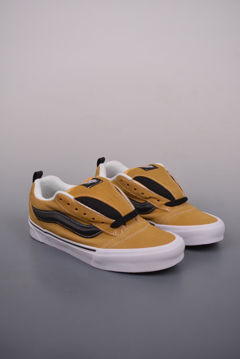 Vans Classics Knu Skool 'Black / Yellow'